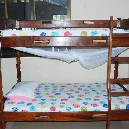Jj & Je Family House Vandrehjem Dar es Salaam Eksteriør billede