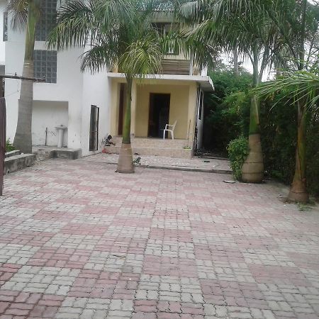 Jj & Je Family House Vandrehjem Dar es Salaam Eksteriør billede