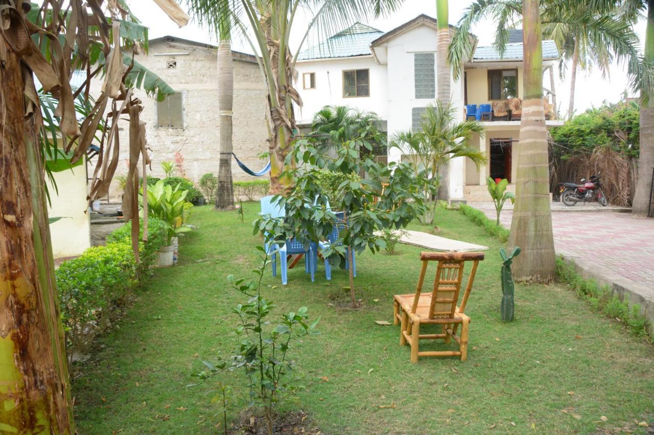Jj & Je Family House Vandrehjem Dar es Salaam Eksteriør billede