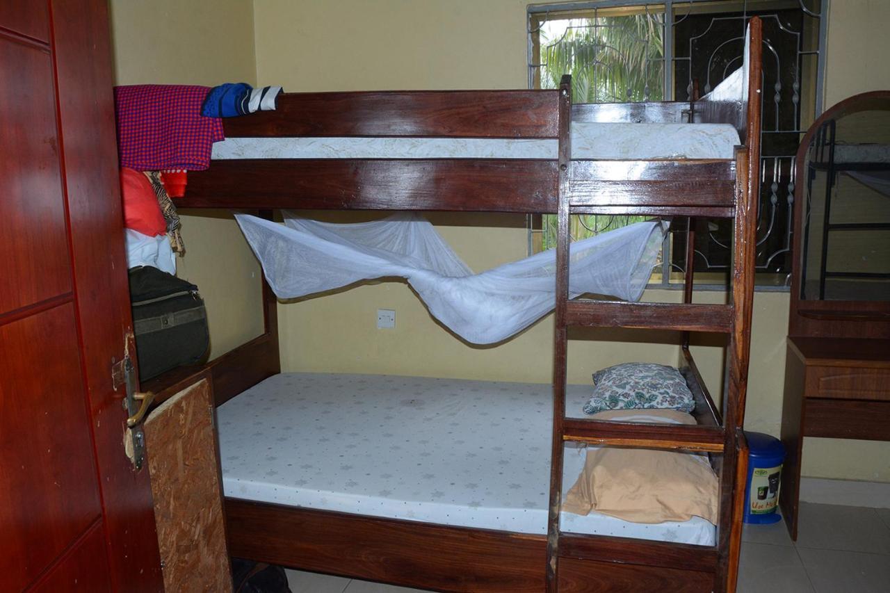Jj & Je Family House Vandrehjem Dar es Salaam Eksteriør billede