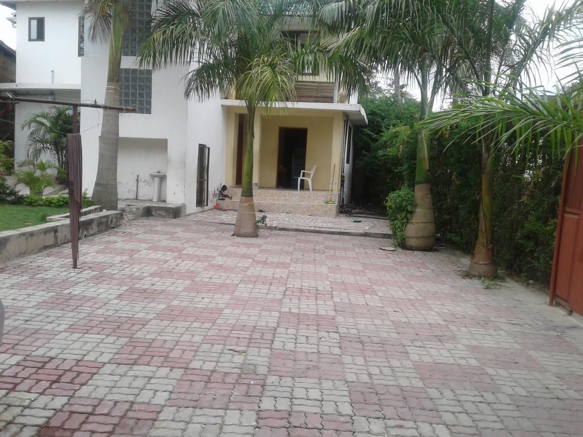 Jj & Je Family House Vandrehjem Dar es Salaam Eksteriør billede