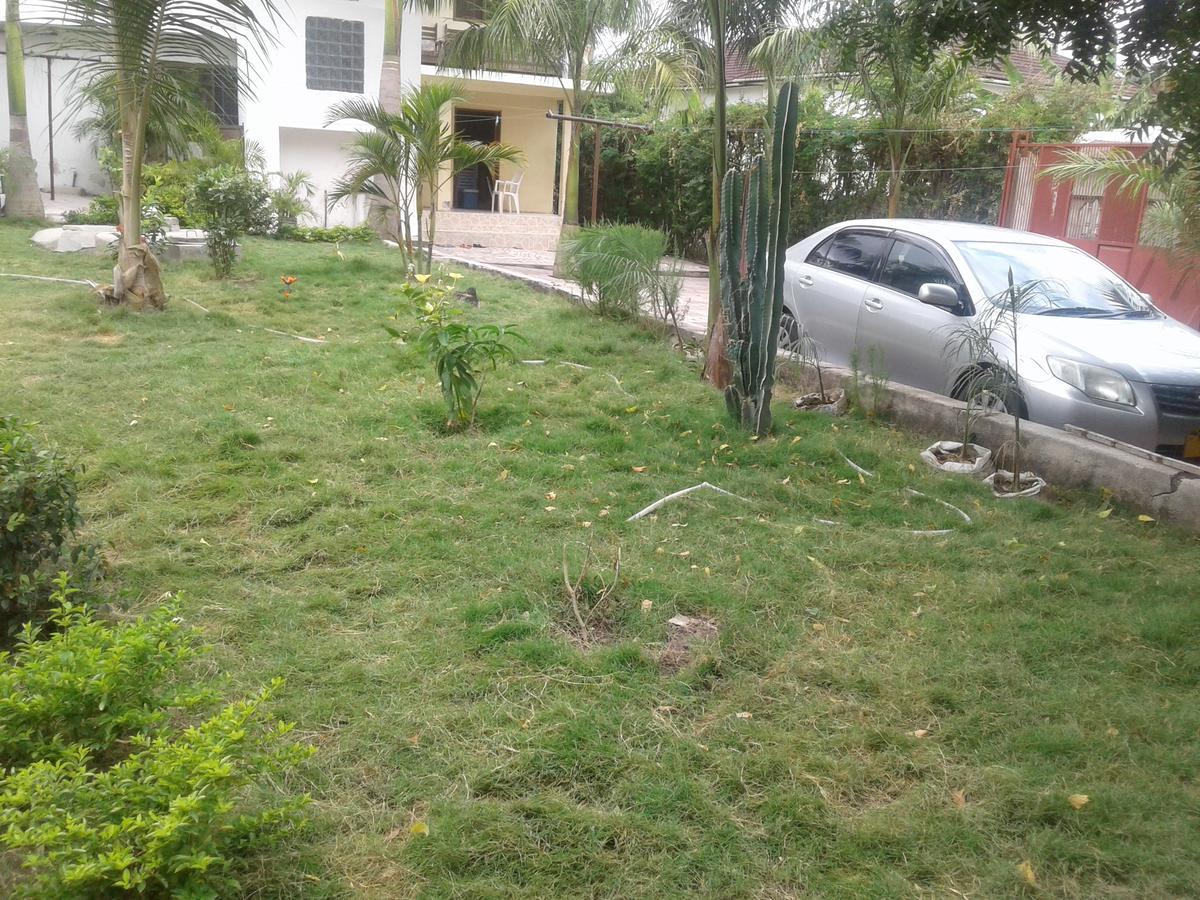 Jj & Je Family House Vandrehjem Dar es Salaam Eksteriør billede