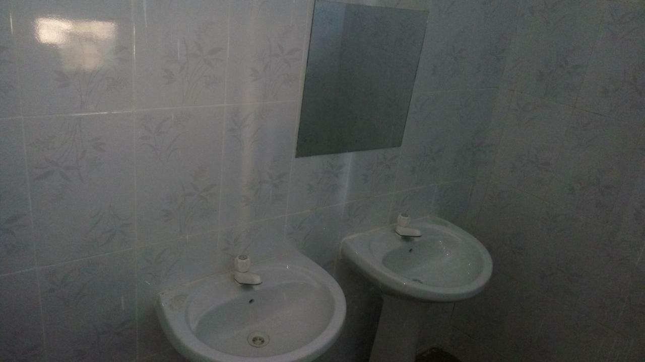 Jj & Je Family House Vandrehjem Dar es Salaam Eksteriør billede